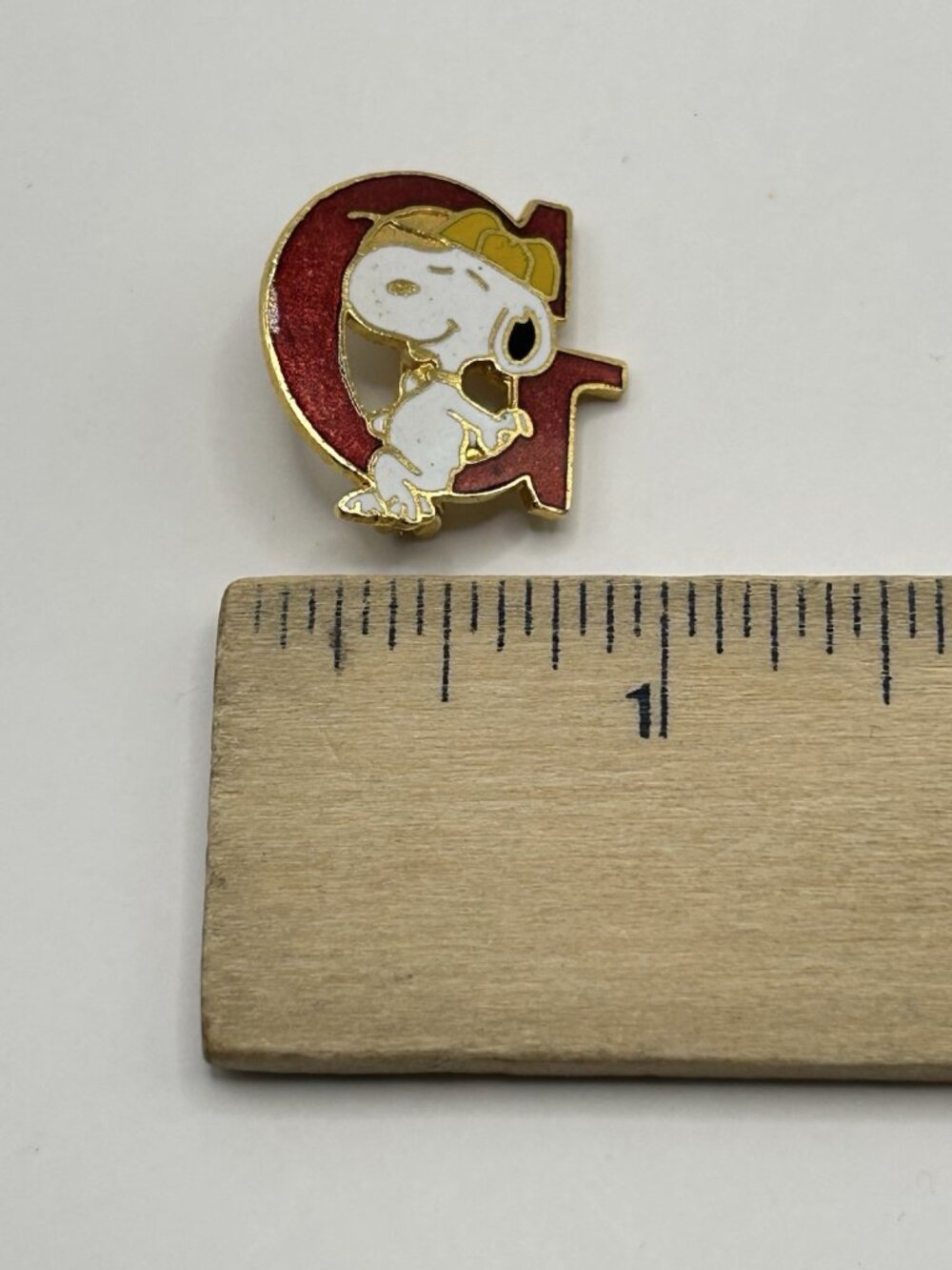 Vintage Snoopy Pin by Aviva Initial "G" Red Color Enameled Charlie Brown Dog Fun - Picture 12 of 13